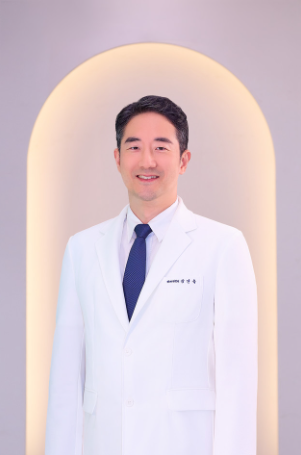 강건욱